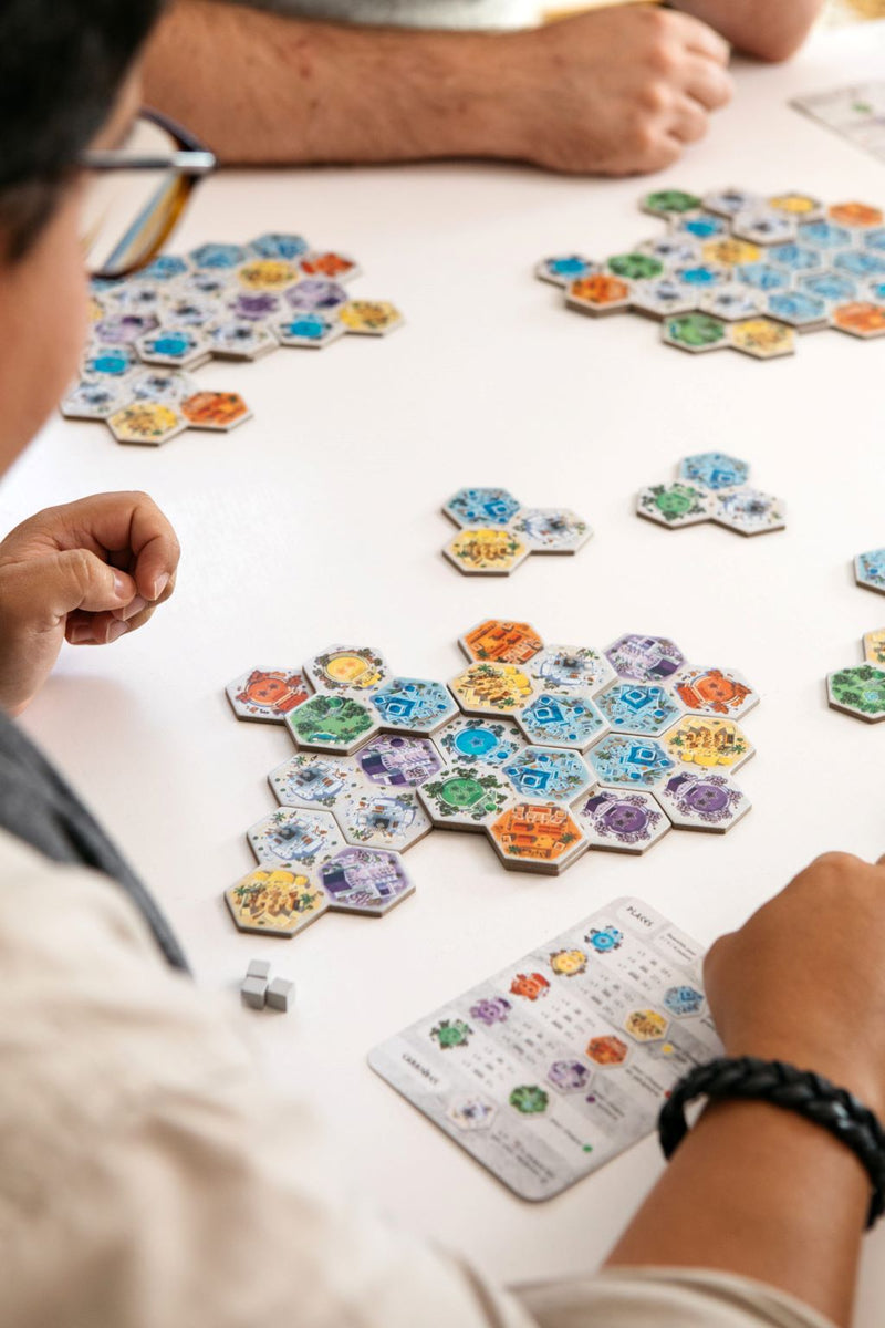 Akropolis Board Game People Playing