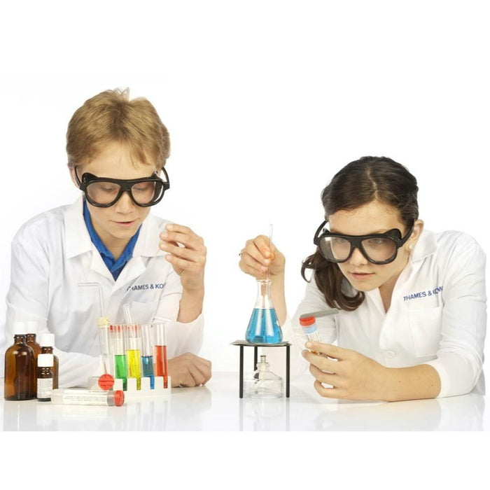 Thames and Kosmos Chemistry Kit C1000