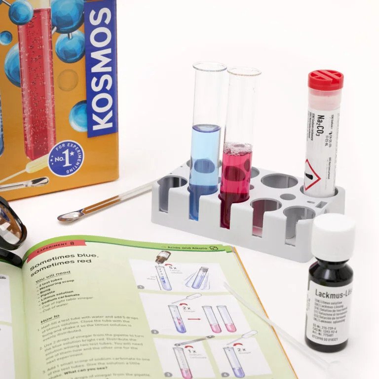 Thames and Kosmos Chem C500 Chemistry Set